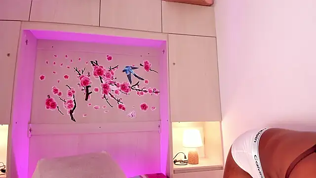 tamaraa smiith online show from 10-04-25, 07:45