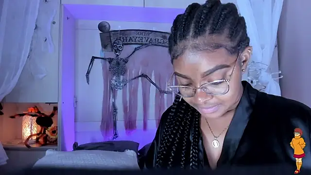 tamaraa smiith online show from 10-18-25, 08:09