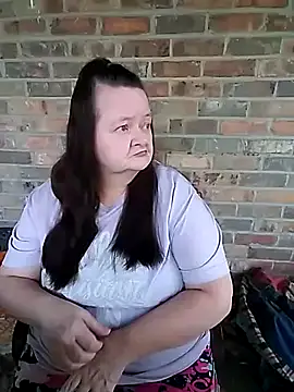 Snapshot of Bayou_Woman68 chatting on 10-23-25, 09:35 Bayou Woman68 online show from 10-23-25, 09:35