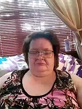 Snapshot of Bayou_Woman68 chatting on 06-18-26, 07:18 Bayou Woman68 online show from 06-18-26, 07:18