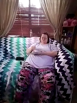 Snapshot of Bayou_Woman68 chatting on 06-20-26, 06:54 Bayou Woman68 online show from 06-20-26, 06:54