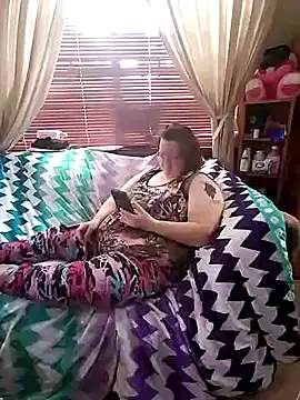 Snapshot of Bayou_Woman68 chatting on 06-21-26, 02:30 Bayou Woman68 online show from 06-21-26, 02:30