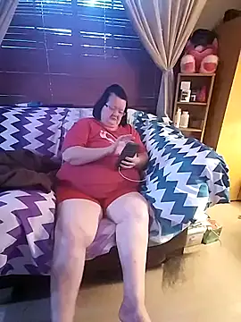 Snapshot of Bayou_Woman68 chatting on 07-27-26, 12:39 Bayou Woman68 online show from 07-27-26, 12:39