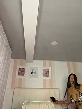 Snapshot of Milena-1 chatting on 07-15-26, 11:15 Milena-1 online show from 07-15-26, 11:15
