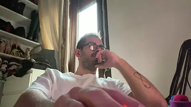 vogliososexboy1993 online show from 11-05-25, 03:45