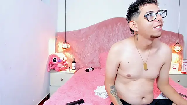 Derek and Skarlet online show from 11-29-25, 03:04