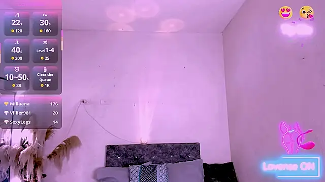 carolinemiller7 online show from 03-22-26, 09:51