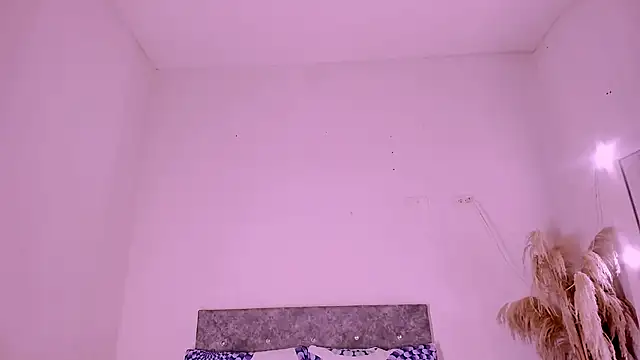 Snapshot of carolinemiller7 chatting on 05-31-26, 07:37 carolinemiller7 online show from 05-31-26, 07:37