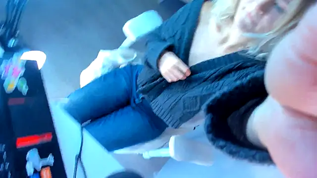 JennyWoody online show from 09-21-25, 04:52