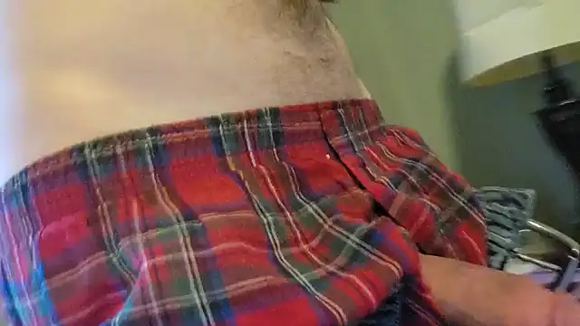 Bigoleslong98765 online show from 10-16-25, 05:47