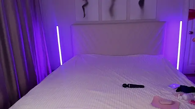 EmmaBarbs online show from 04-12-26, 07:52