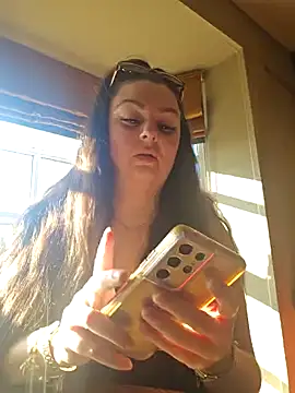 Snapshot of Britishbella chatting on 02-28-25, 03:15 Britishbella online show from 02-28-25, 03:15