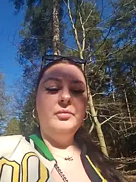 Snapshot of Britishbella chatting on 03-18-25, 01:42 Britishbella online show from 03-18-25, 01:42