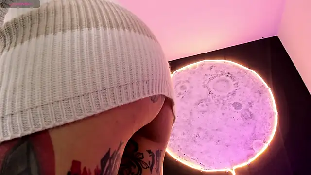 GinebraaFox  online show from 03-01-25, 04:44