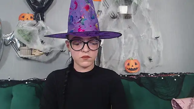 IzabelllNoir online show from 10-31-25, 09:32