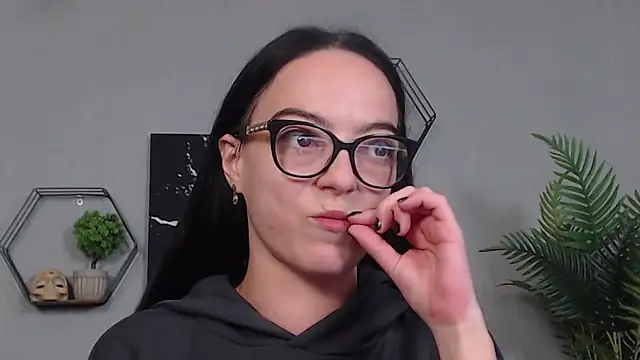 IzabelllNoir online show from 05-07-26, 07:58