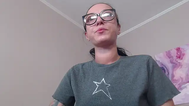 Snapshot of IzabelllNoir chatting on 06-30-26, 06:03 IzabelllNoir online show from 06-30-26, 06:03