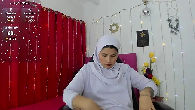 AishaAmin  online show from 01-10-26, 12:07