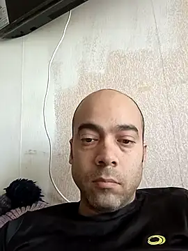 Entretener online show from 10-26-25, 06:25