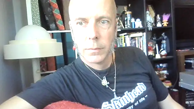 Snapshot of SHARPSkinhead chatting on 06-27-26, 09:25 SHARPSkinhead online show from 06-27-26, 09:25