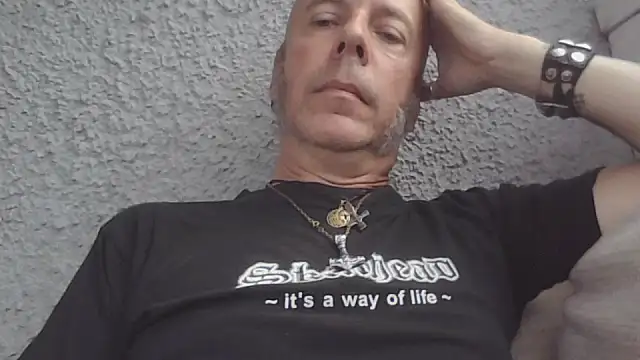Snapshot of SHARPSkinhead chatting on 06-28-26, 06:30 SHARPSkinhead online show from 06-28-26, 06:30