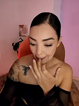 Sara LipsX online show from 11-20-25, 01:50