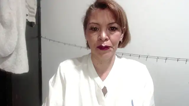 Snapshot of electra-mommy chatting on 06-20-26, 11:13 electra-mommy online show from 06-20-26, 11:13