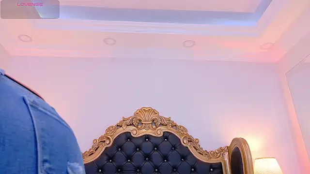 AdelinaVans online show from 12-18-25, 11:27