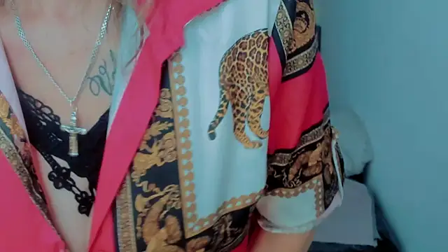 ScarletHoot  online show from 12-20-24, 06:02