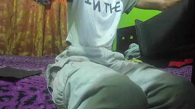 Brenda Smith69 online show from 12-16-25, 08:14