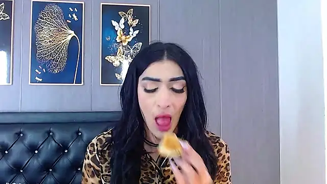 Snapshot of Evelynn_sex_ chatting on 12-11-24, 01:17 Evelynn sex online show from 12-11-24, 01:17