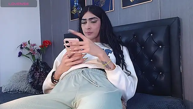 Snapshot of Evelynn_sex_ chatting on 02-10-25, 04:47 Evelynn sex online show from 02-10-25, 04:47