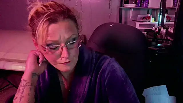 Snapshot of Lisalovely6981 chatting on 01-26-25, 10:24 Lisalovely6981 online show from 01-26-25, 10:24