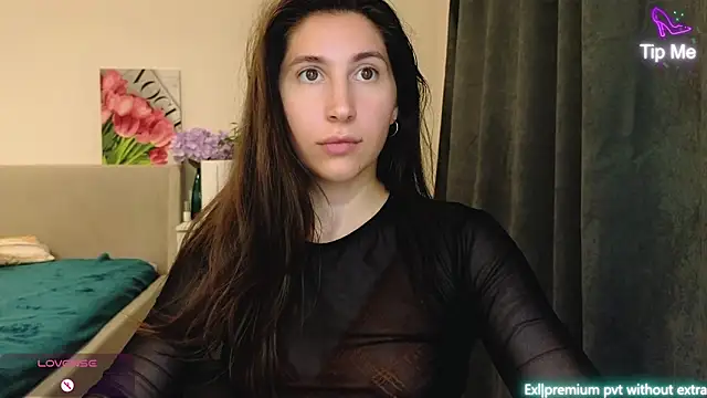 Snapshot of marrycolins chatting on 06-11-26, 02:53 marrycolins online show from 06-11-26, 02:53