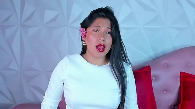 Snapshot of LinnaGardenia chatting on 12-25-24, 03:49 LinnaGardenia online show from 12-25-24, 03:49