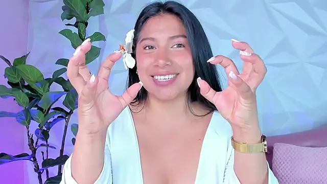 Snapshot of LinnaGardenia chatting on 01-17-25, 04:26 LinnaGardenia online show from 01-17-25, 04:26