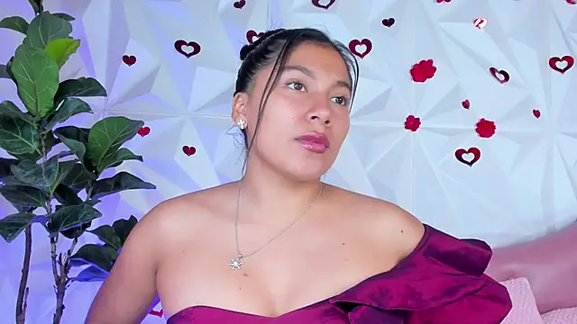 Snapshot of LinnaGardenia chatting on 03-15-25, 07:16 LinnaGardenia online show from 03-15-25, 07:16