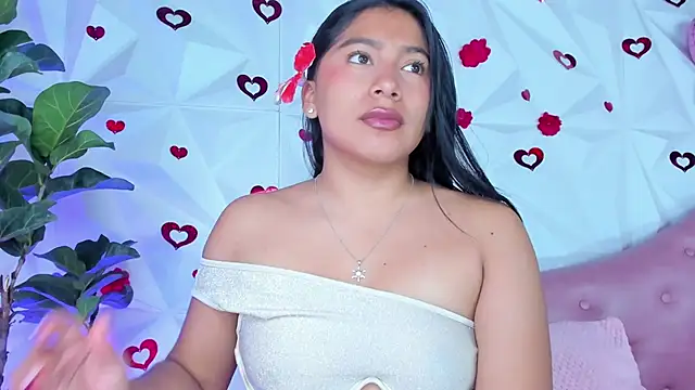 Snapshot of LinnaGardenia chatting on 03-19-25, 02:13 LinnaGardenia online show from 03-19-25, 02:13