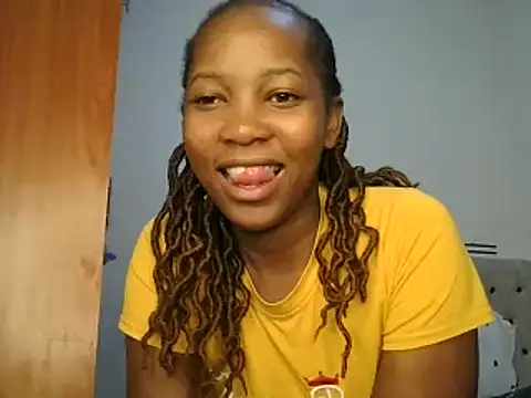 Snapshot of Petitiebooty chatting on 02-21-25, 04:29 Petitiebooty online show from 02-21-25, 04:29
