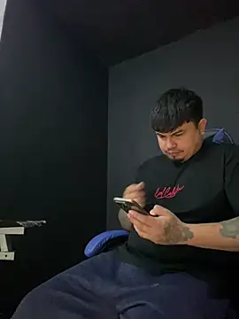 Snapshot of DickMasterfindom chatting on 06-07-26, 10:46 DickMasterfindom online show from 06-07-26, 10:46
