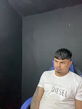 Snapshot of DickMasterfindom chatting on 06-26-26, 03:55 DickMasterfindom online show from 06-26-26, 03:55