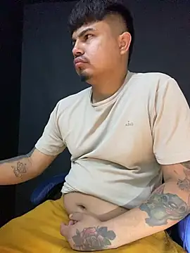 Snapshot of DickMasterfindom chatting on 06-30-26, 02:01 DickMasterfindom online show from 06-30-26, 02:01