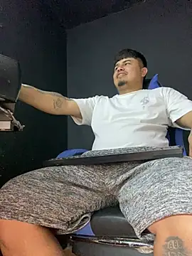 Snapshot of DickMasterfindom chatting on 07-08-26, 12:59 DickMasterfindom online show from 07-08-26, 12:59