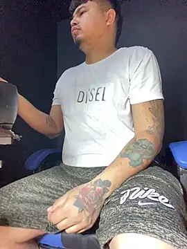 Snapshot of DickMasterfindom chatting on 07-10-26, 02:38 DickMasterfindom online show from 07-10-26, 02:38