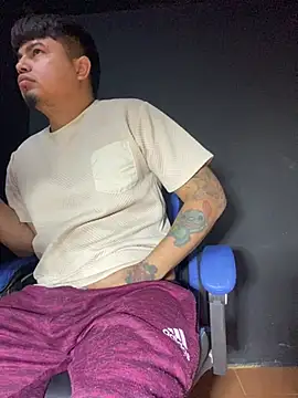Snapshot of DickMasterfindom chatting on 07-18-26, 01:54 DickMasterfindom online show from 07-18-26, 01:54