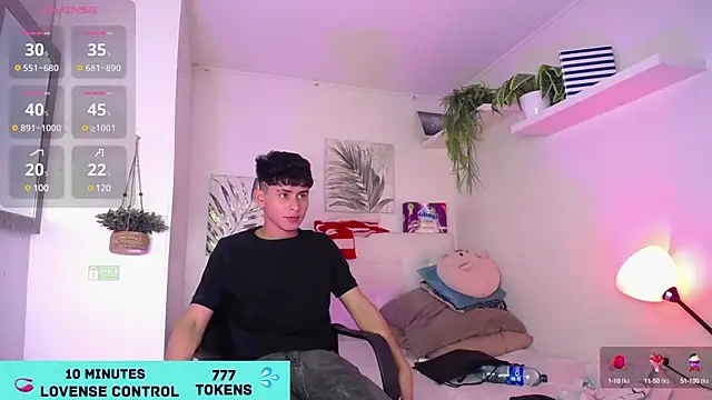 Snapshot of Jhonny-Blake chatting on 01-22-25, 08:49 Jhonny-Blake online show from 01-22-25, 08:49