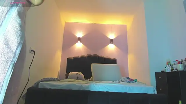 Sofia Clauss  online show from 03-29-26, 04:34