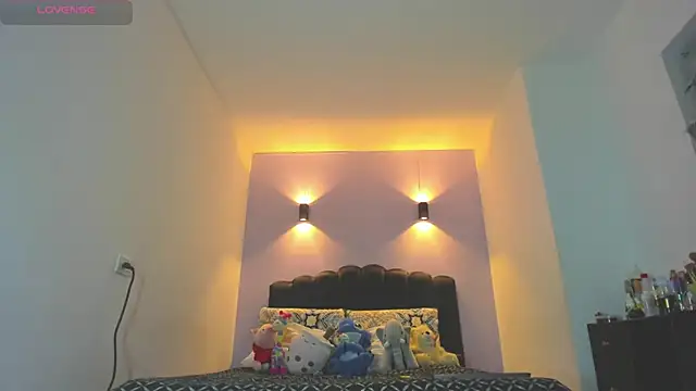 Snapshot of Sofia_Clauss_ chatting on 04-19-26, 04:34 Sofia Clauss online show from 04-19-26, 04:34