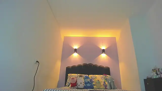 Snapshot of Sofia_Clauss_ chatting on 05-09-26, 04:50 Sofia Clauss online show from 05-09-26, 04:50