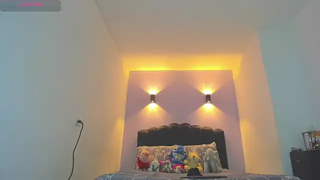 Snapshot of Sofia_Clauss_ chatting on 05-20-26, 04:07 Sofia Clauss online show from 05-20-26, 04:07
